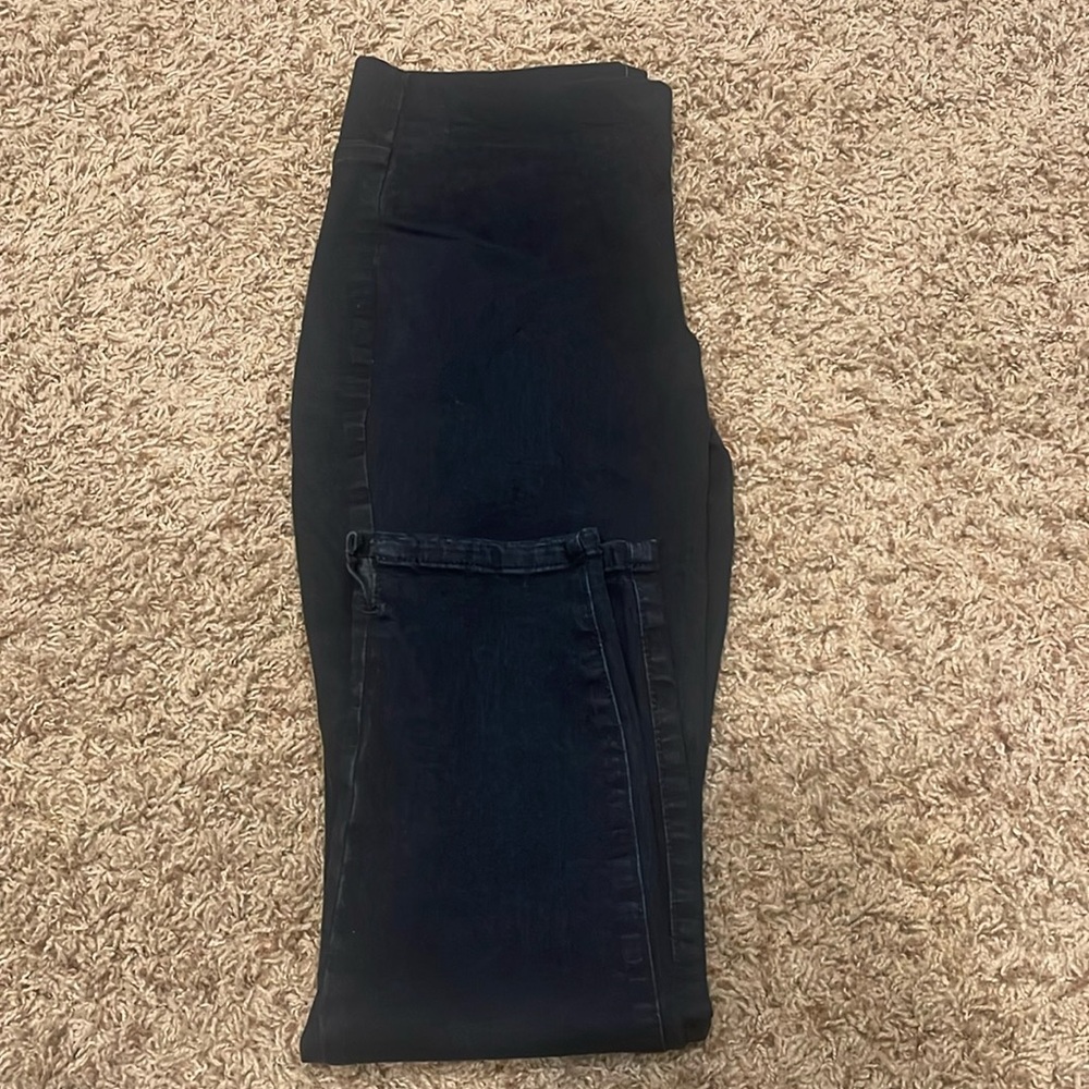 Black denim capris